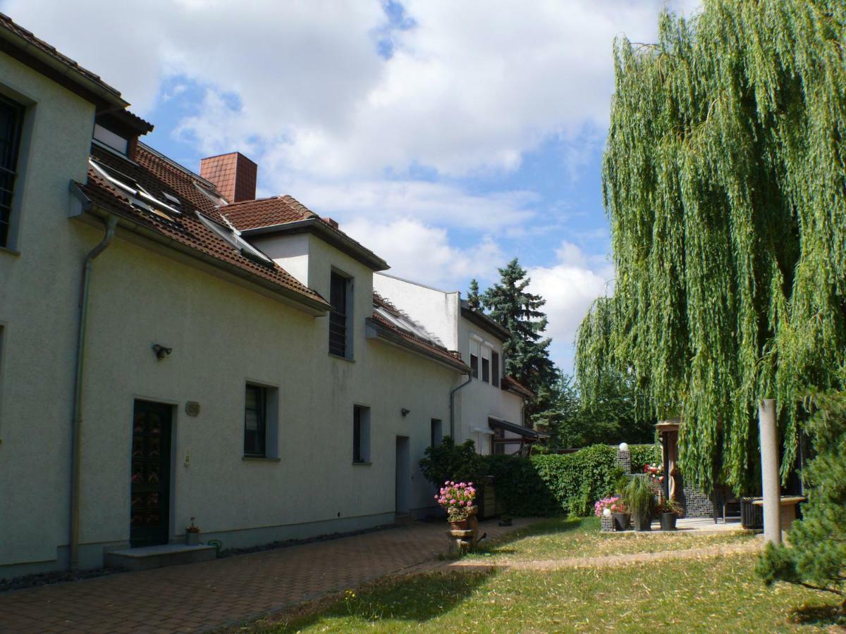 Apartment Im Gruenen Mit Anbindung Ans Zentrum Ерфурт Екстериор снимка