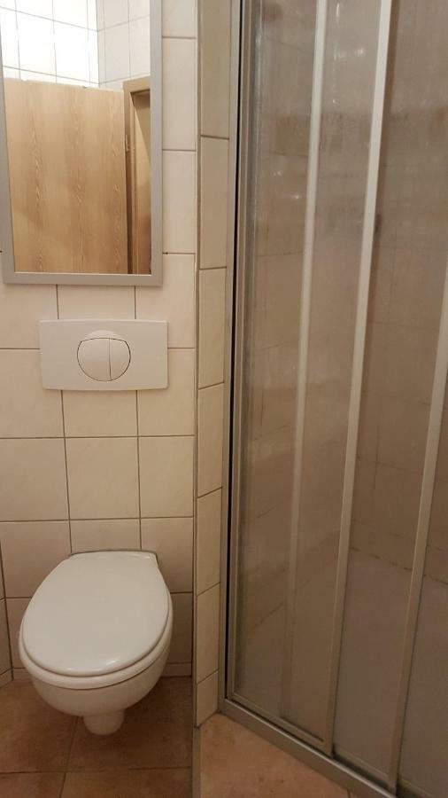 Apartment Im Gruenen Mit Anbindung Ans Zentrum Ерфурт Екстериор снимка